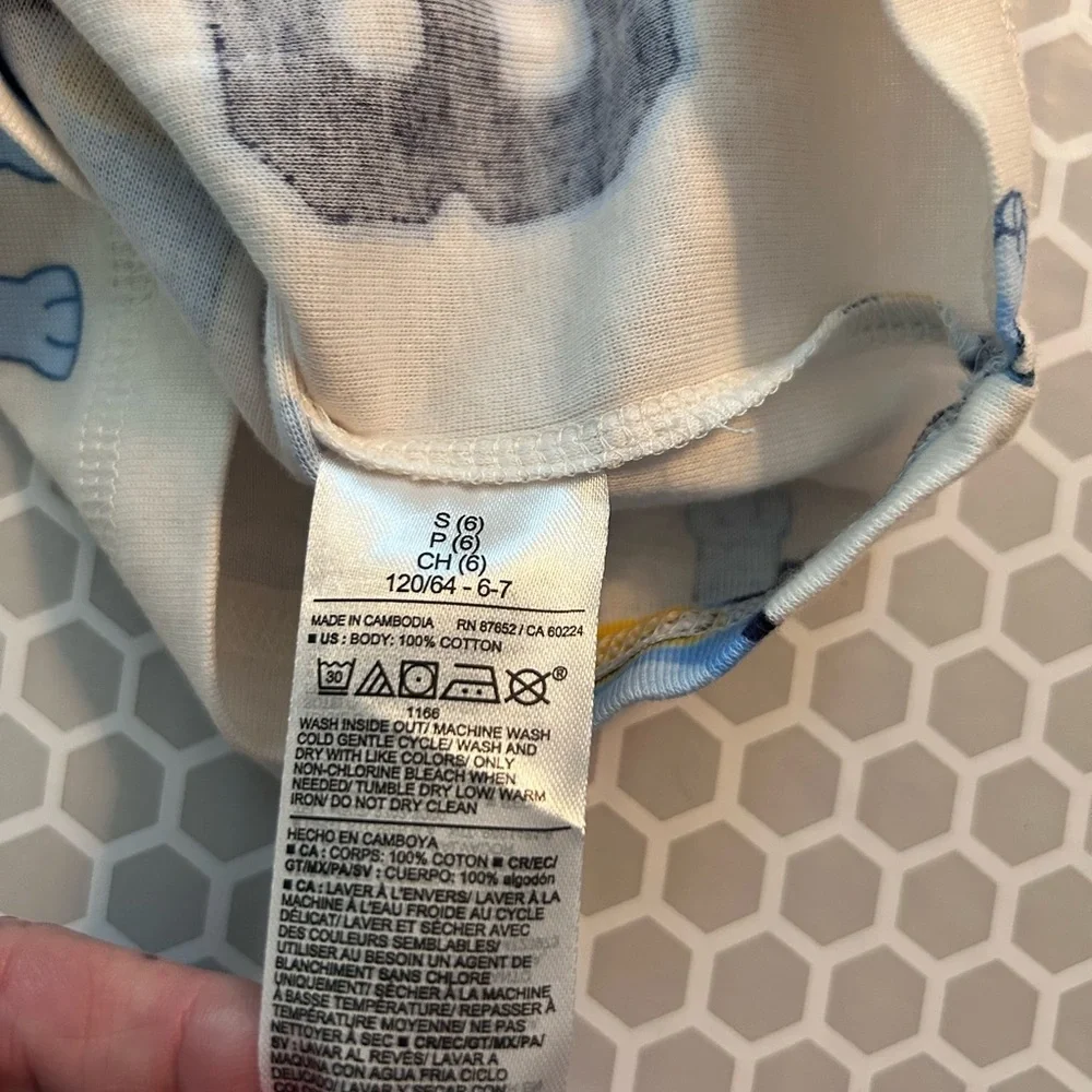 NWT Old Navy Bluey Kids Pajama Set - White, Blue & Yellow Bluey Print. Size SP 6